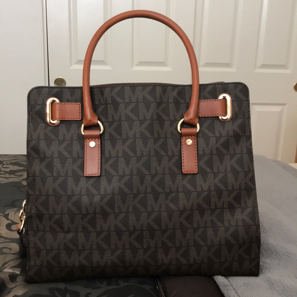 Michael Kors Authentic Brown Handbag/ Crossbody - Picture 4 of 6
